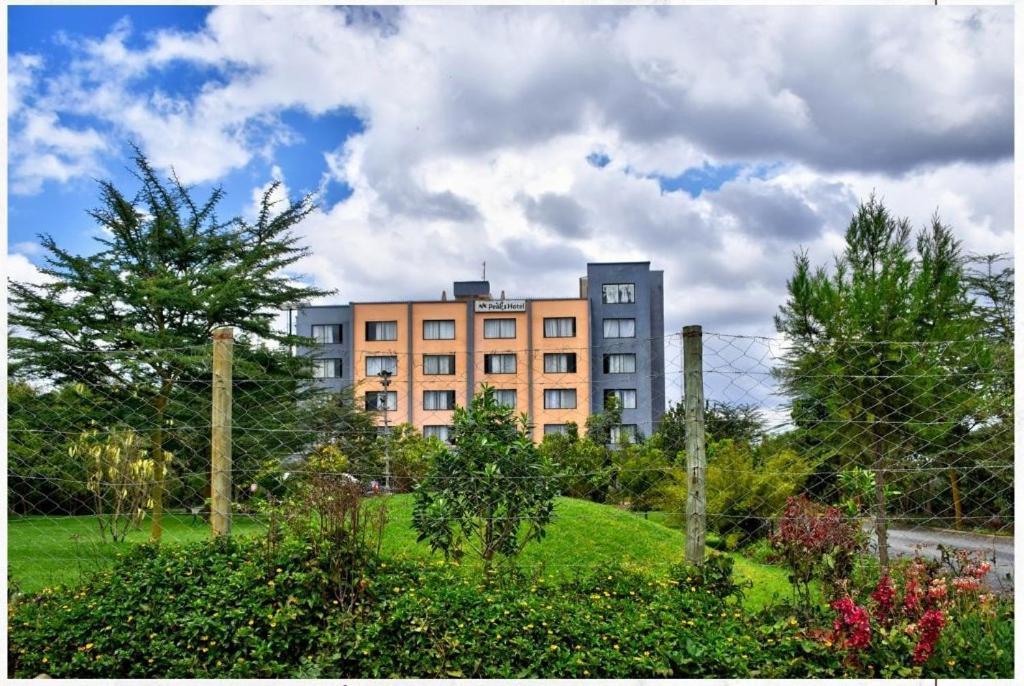 Peaks Hotel Nanyuki Extérieur photo