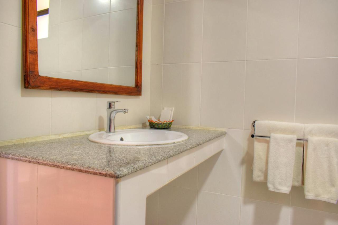 Peaks Hotel Nanyuki Extérieur photo